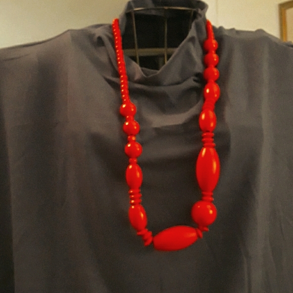 Jewelry - Red wooden bead necklace